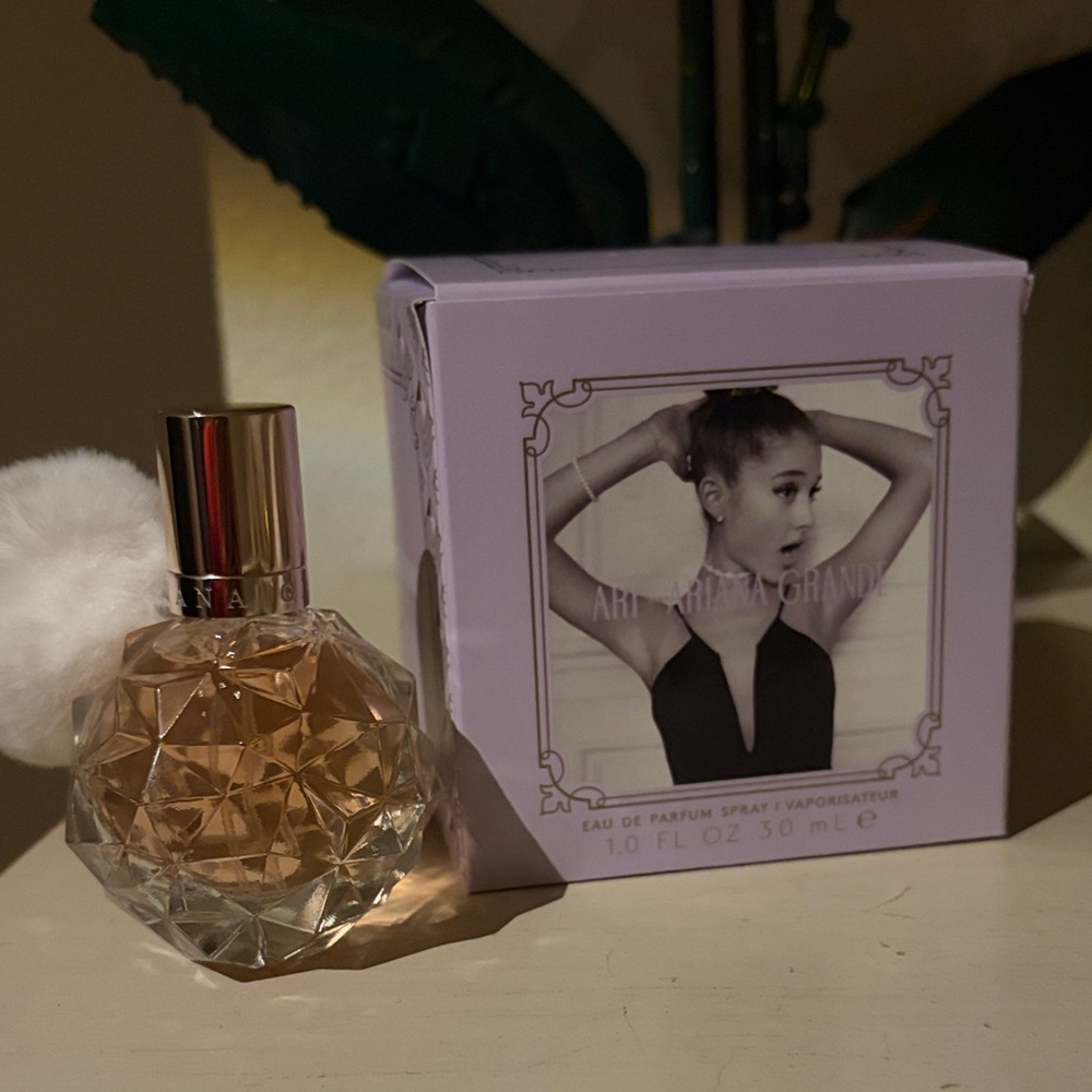 Ari by Ariana Grande Perfume